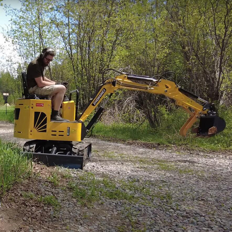 A esteira rolante Mini Excavator Travel Speed 2.5km/H do motor de Changchai seguiu o escavador pequeno